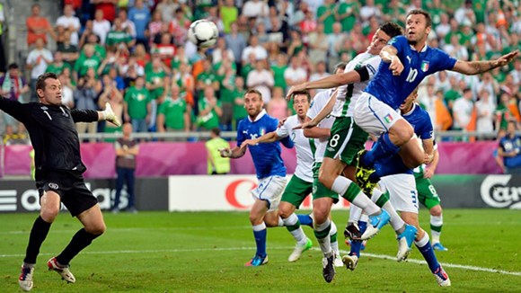 Italia–CH Ireland: 2-0: Italia giành quyền vào tứ kết